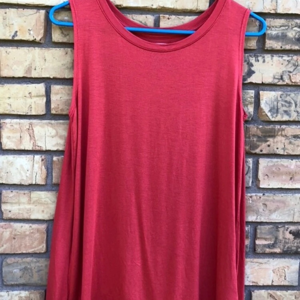 Old Navy tank top or sleeveless